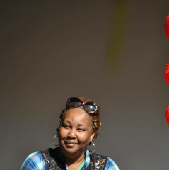 Meet your Posher, Sharon - Picture 1 of 1